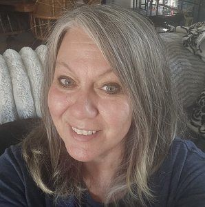 Meet your Posher, Evelyn